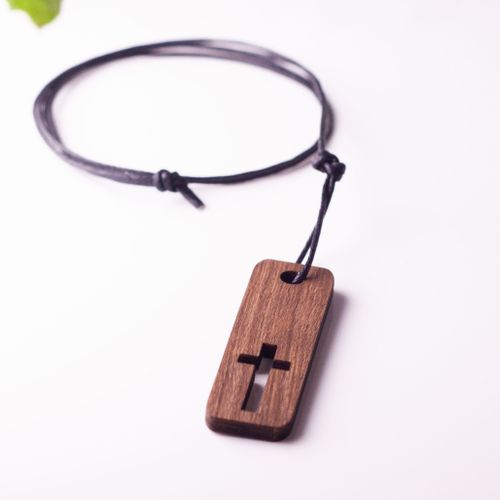Cross in plate necklage