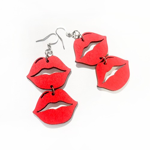 Kiss earrings