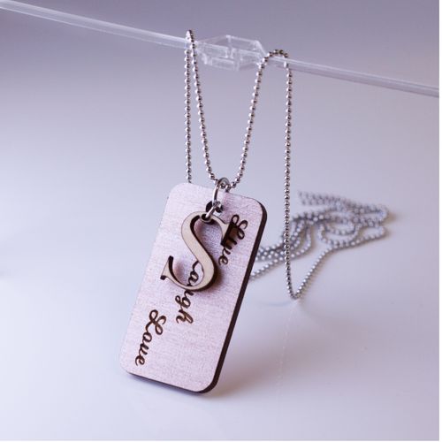 Plate&Letter necklage with text
